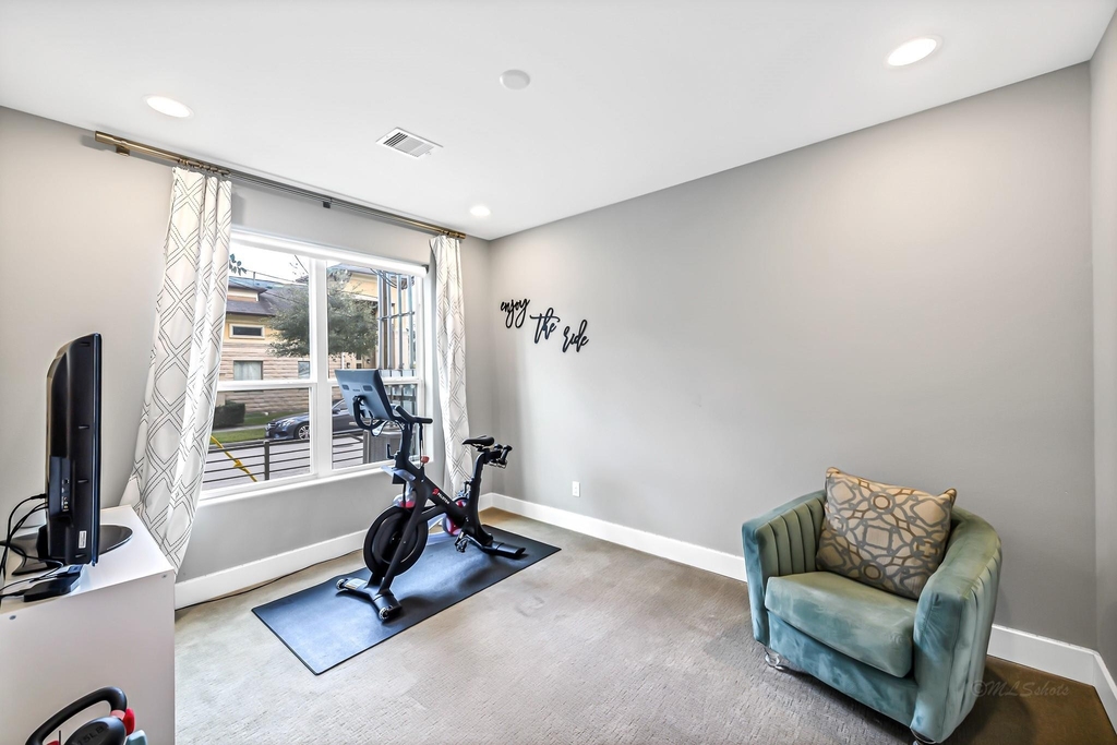 3105 Gillespie Street - Photo 5