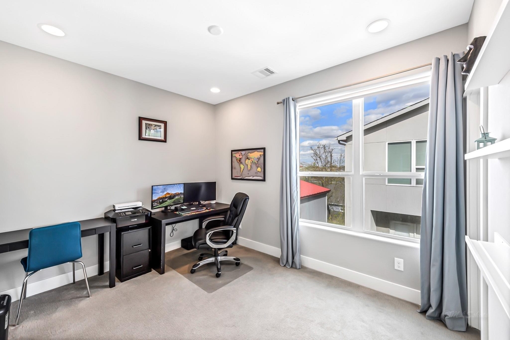 3105 Gillespie Street - Photo 24