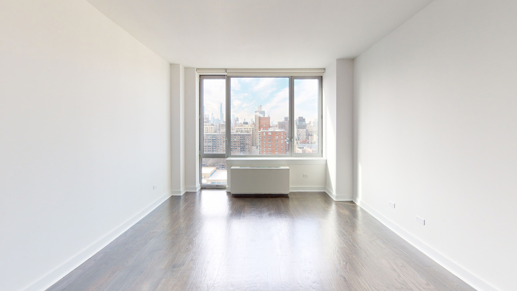 801 Amsterdam Ave - Photo 3