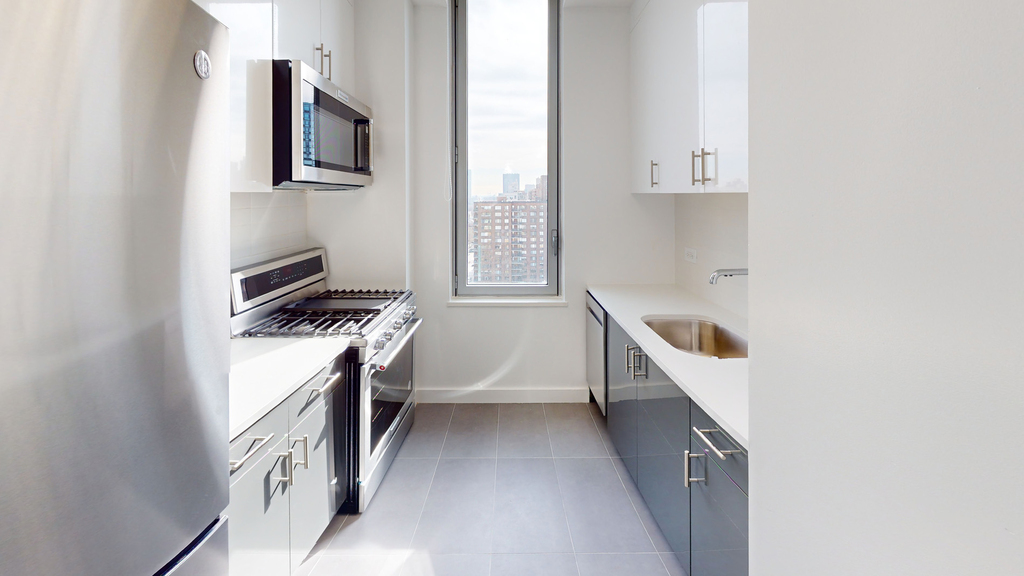 801 Amsterdam Ave - Photo 1