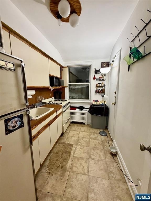 735 Elm - Photo 5