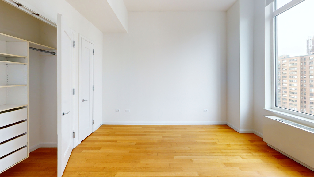 795 Columbus Ave - Photo 4