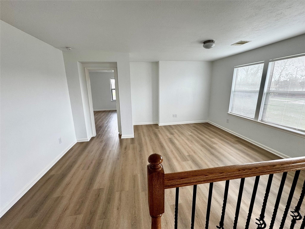 7540 Connemara Drive - Photo 8
