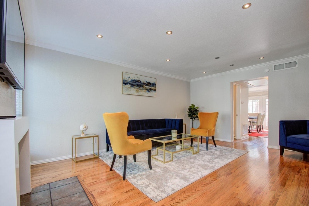 5807 Beverly Hill Street - Photo 2