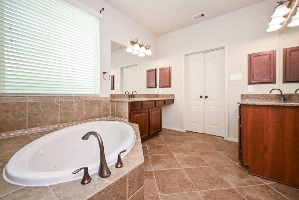 19 Sandwell Place - Photo 8