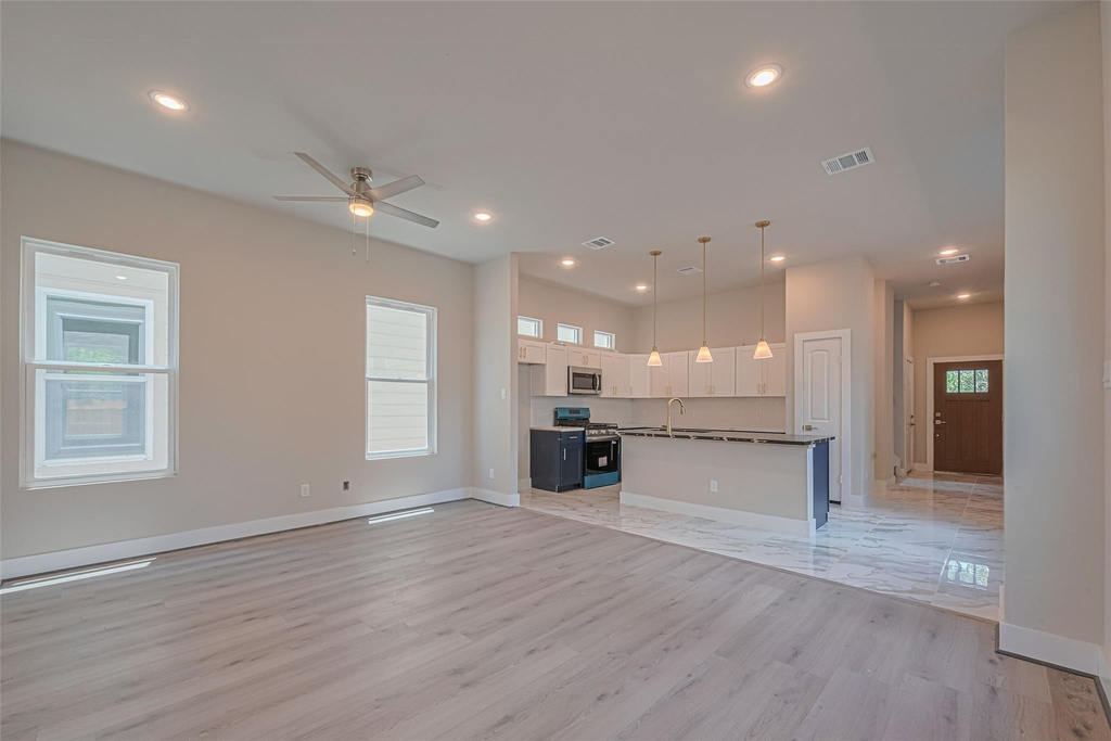2414 Sam Wilson 001 Street - Photo 4