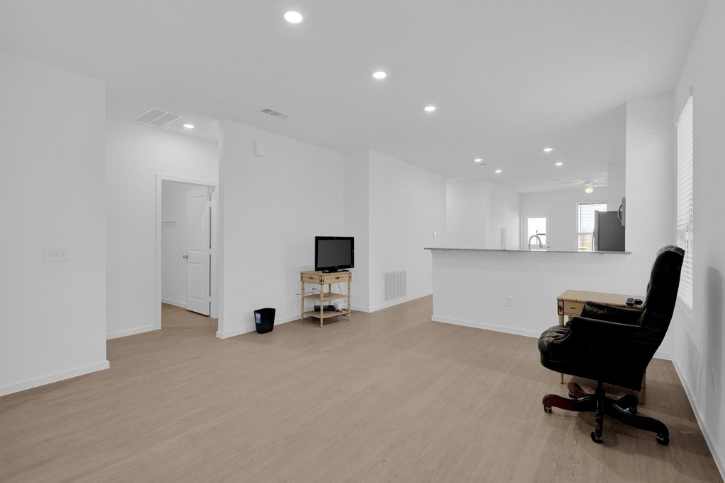 319 Bismuth Drive - Photo 2