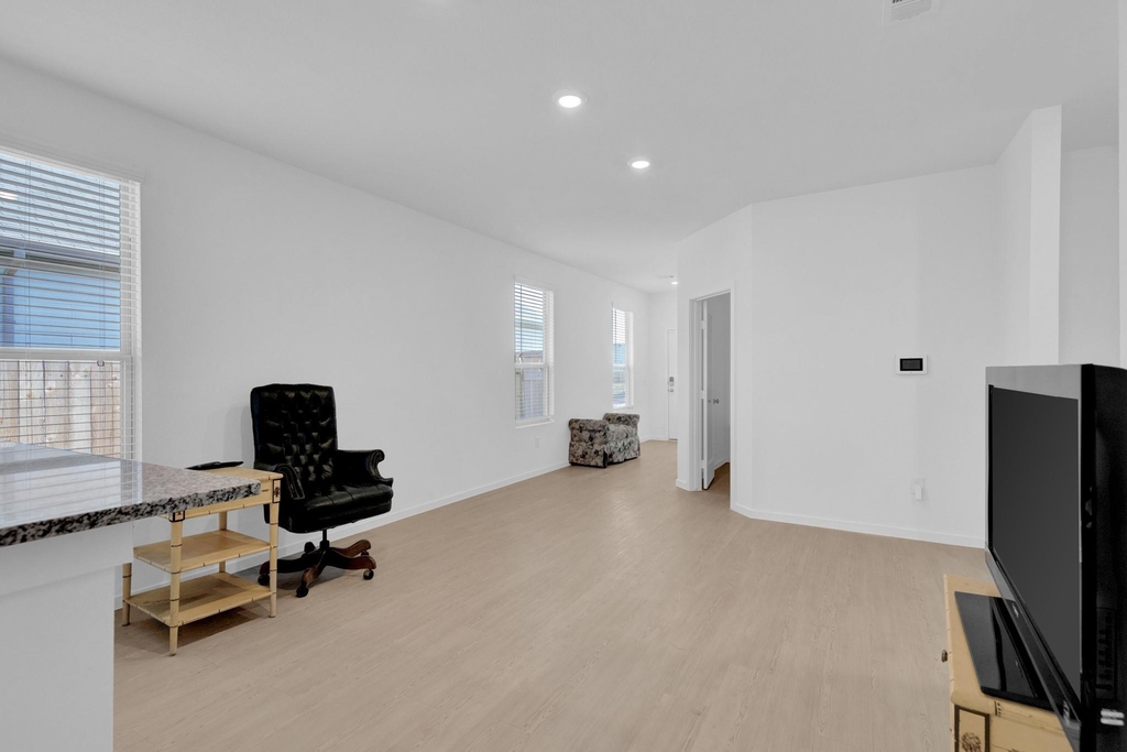 319 Bismuth Drive - Photo 3