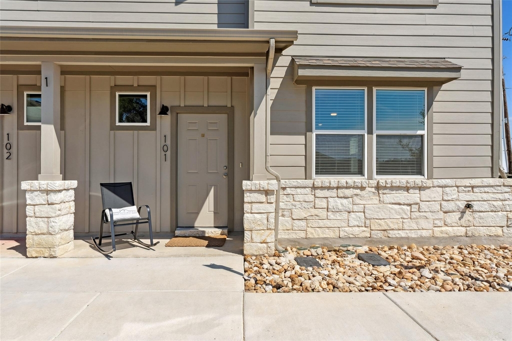 520-1102b Powell Drive - Photo 1