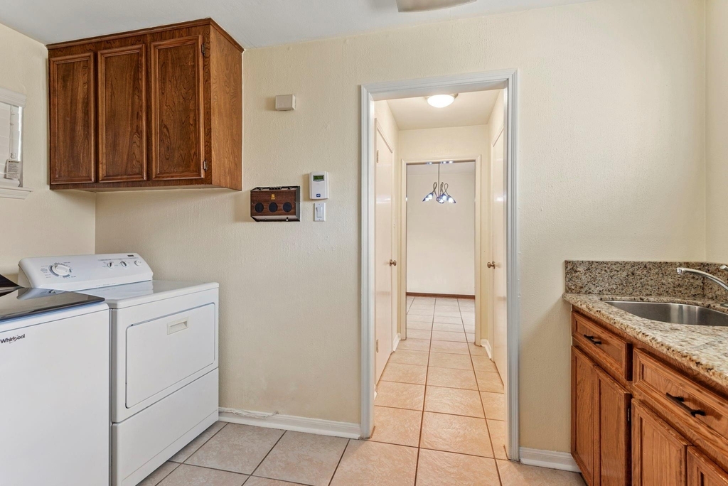 3218 Freshmeadows Drive - Photo 7