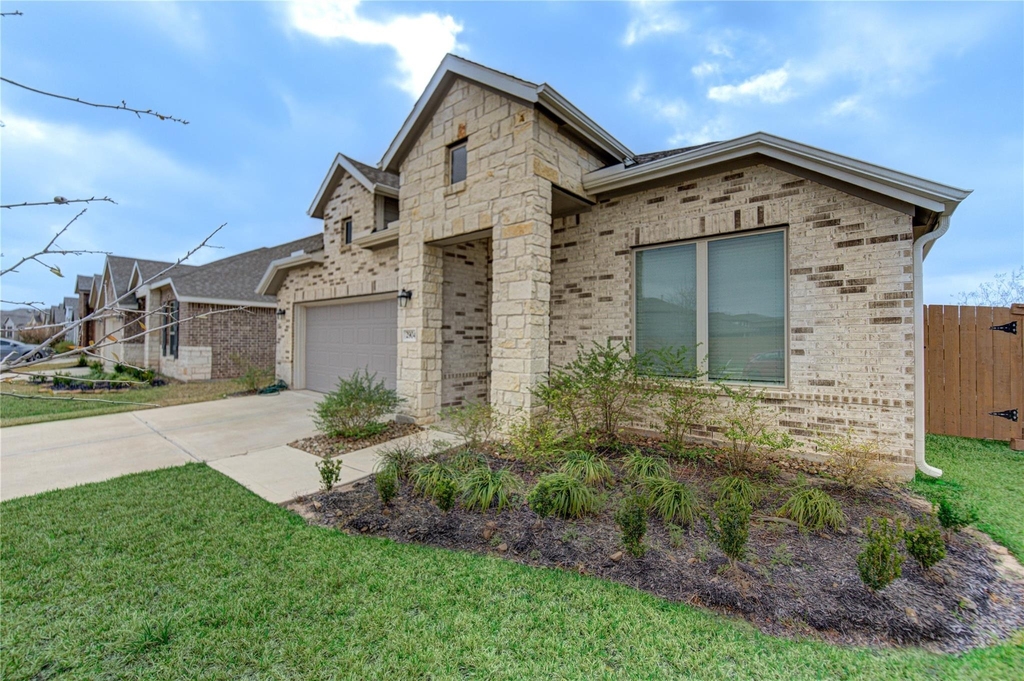 2904 Cordova Hill Drive - Photo 1