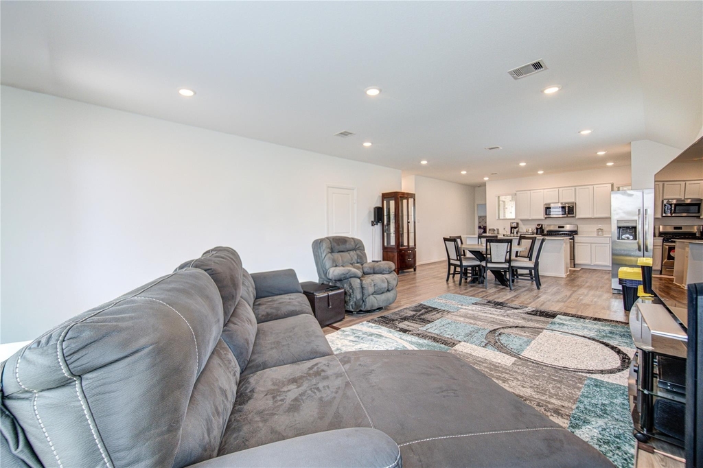 2904 Cordova Hill Drive - Photo 5