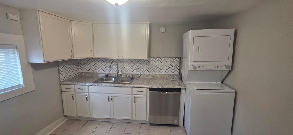 712 40th Street - Photo 8