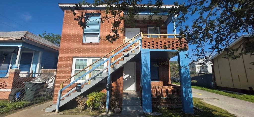 712 40th Street - Photo 1