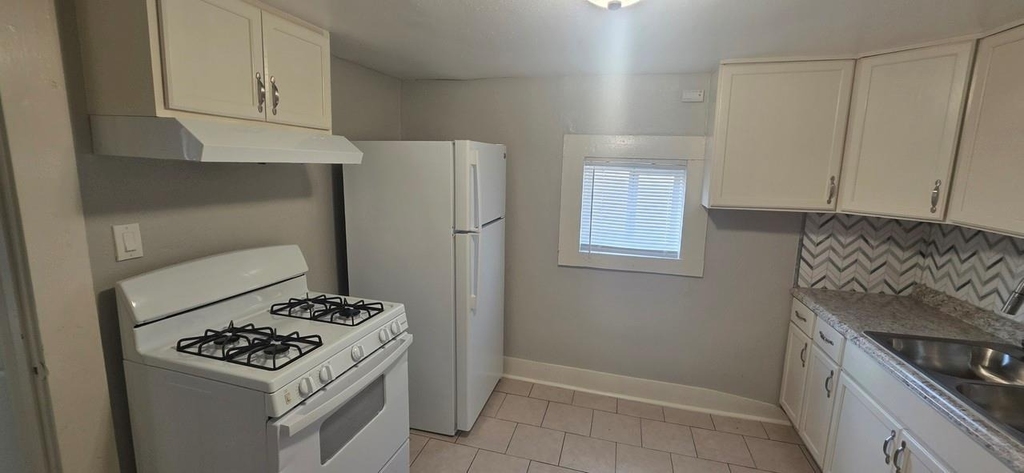 712 40th Street - Photo 9