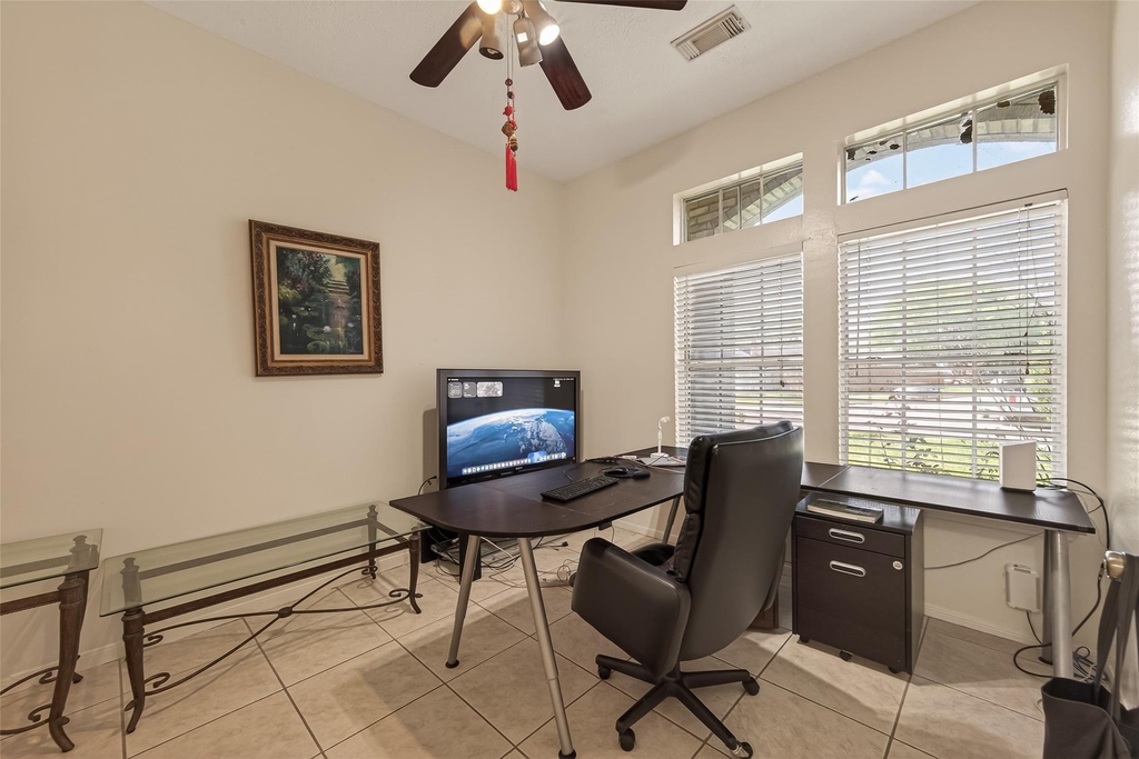 8203 Paddington Place Drive - Photo 17