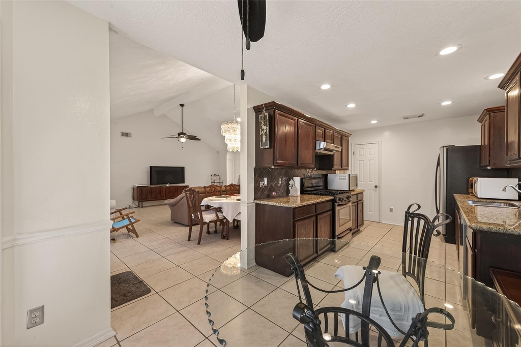 8203 Paddington Place Drive - Photo 10