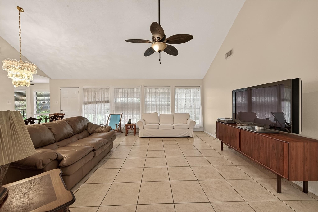 8203 Paddington Place Drive - Photo 5