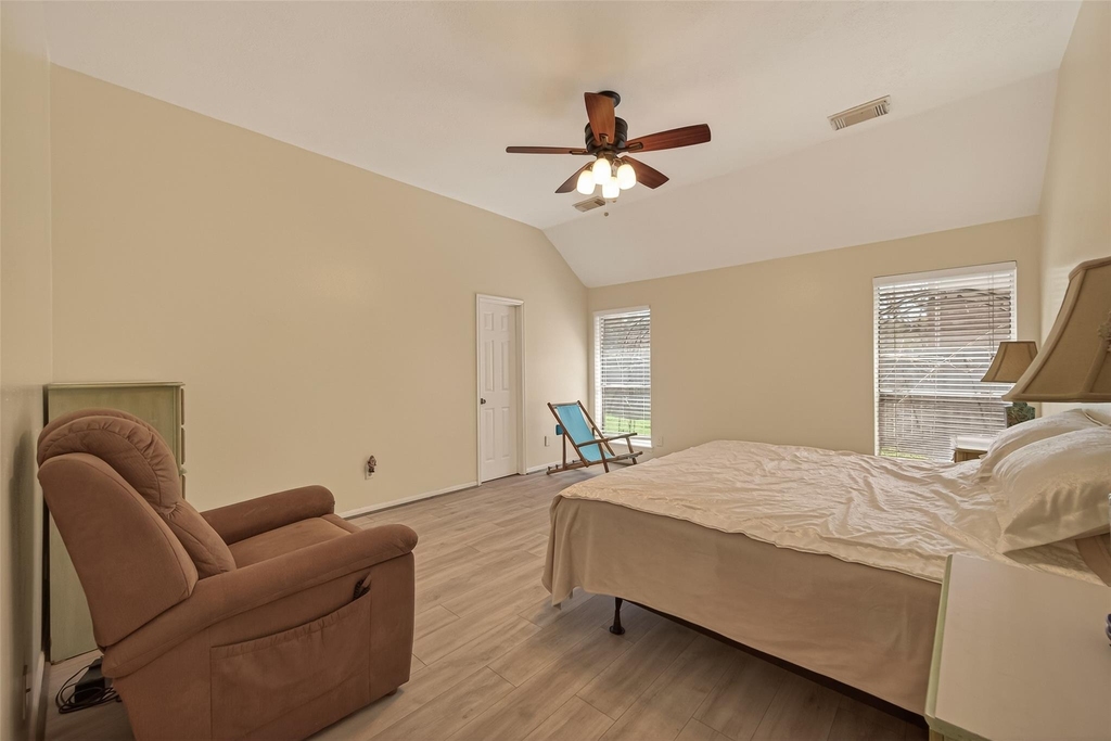 8203 Paddington Place Drive - Photo 19