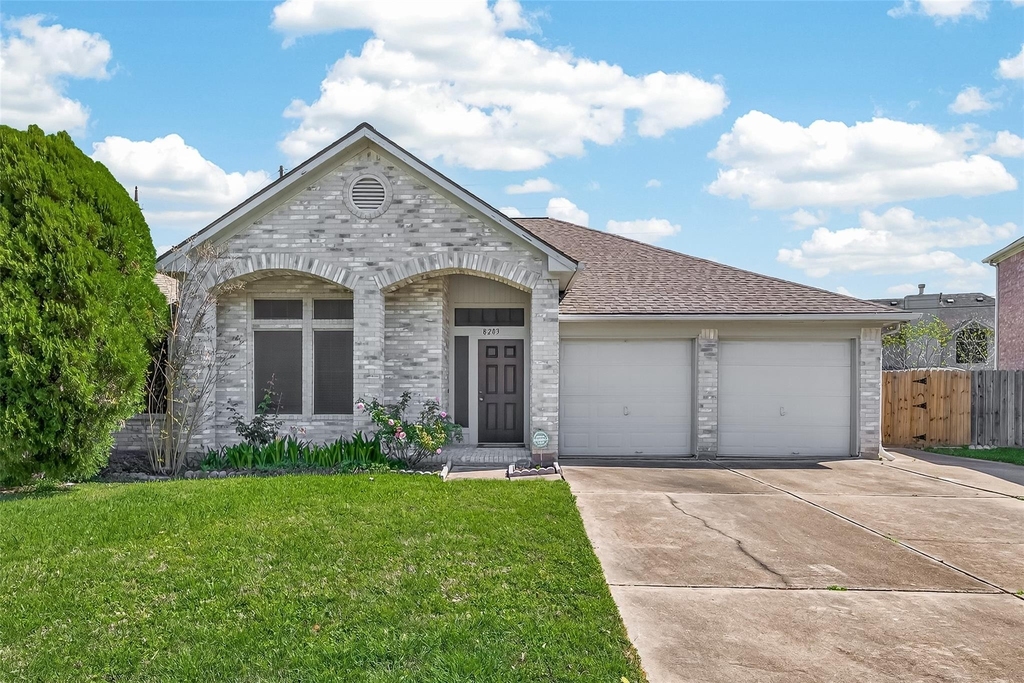 8203 Paddington Place Drive - Photo 0