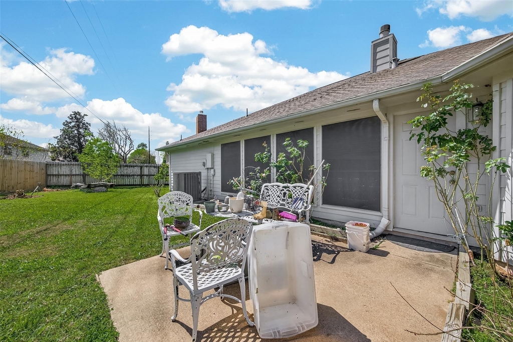 8203 Paddington Place Drive - Photo 24