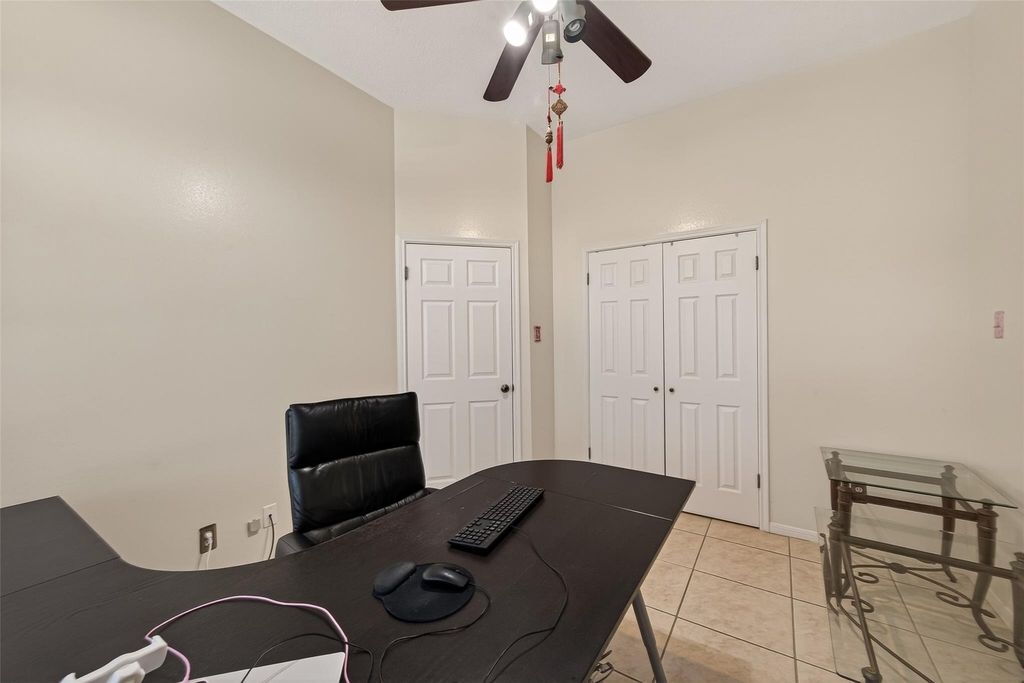 8203 Paddington Place Drive - Photo 18