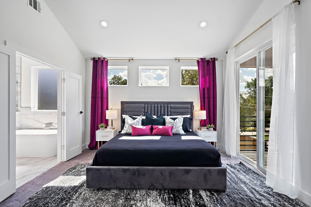 207 E 38th Street - Photo 8