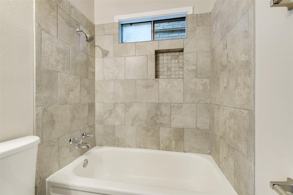 1512 Broadmoor Drive - Photo 9
