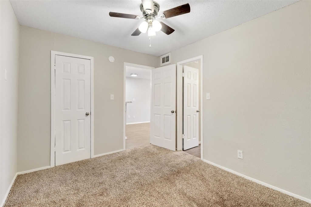 1512 Broadmoor Drive - Photo 4