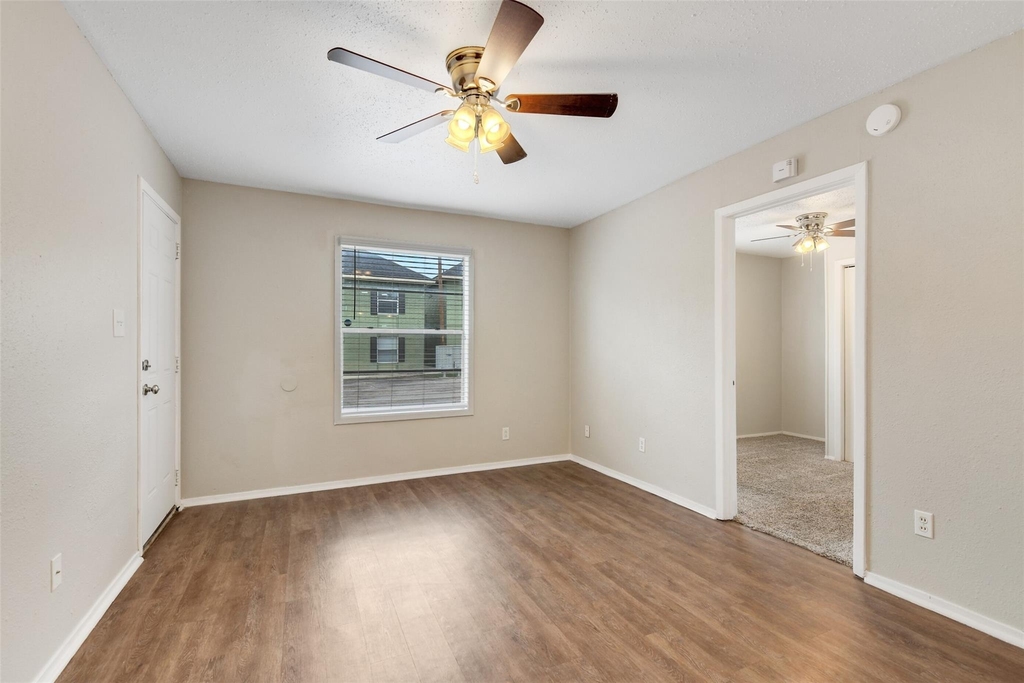 1512 Broadmoor Drive - Photo 6
