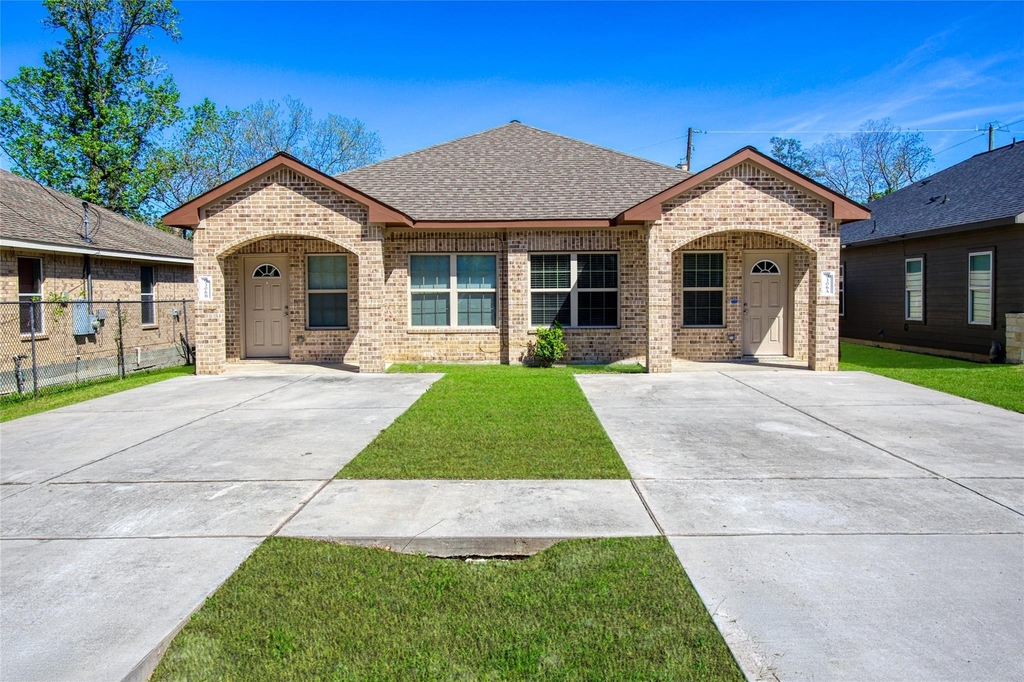 9306 Bean Street - Photo 0
