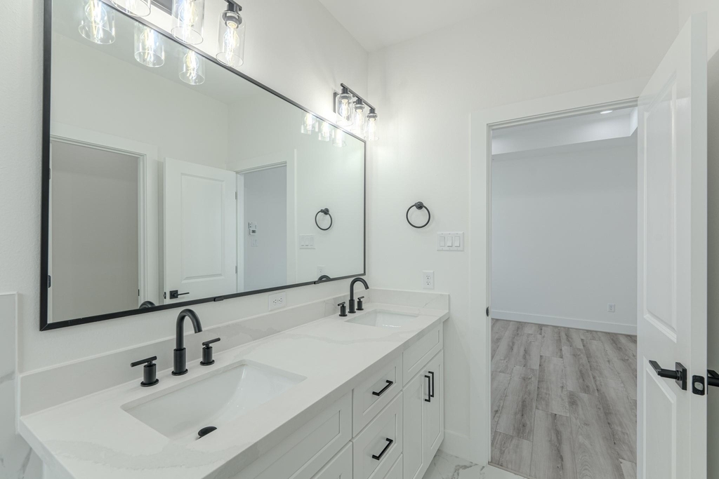 7735 Hammerly Blvd - Photo 41