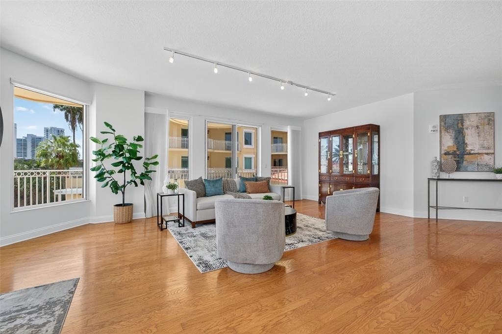 555 5th Avenue Ne - Photo 4