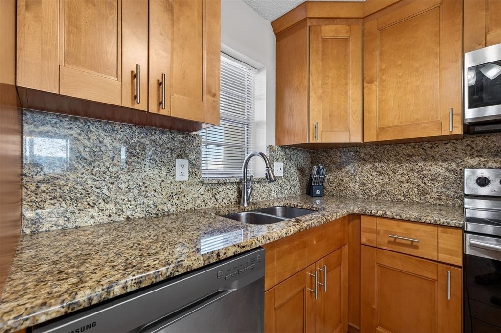 7625 Sun Island Drive S - Photo 6