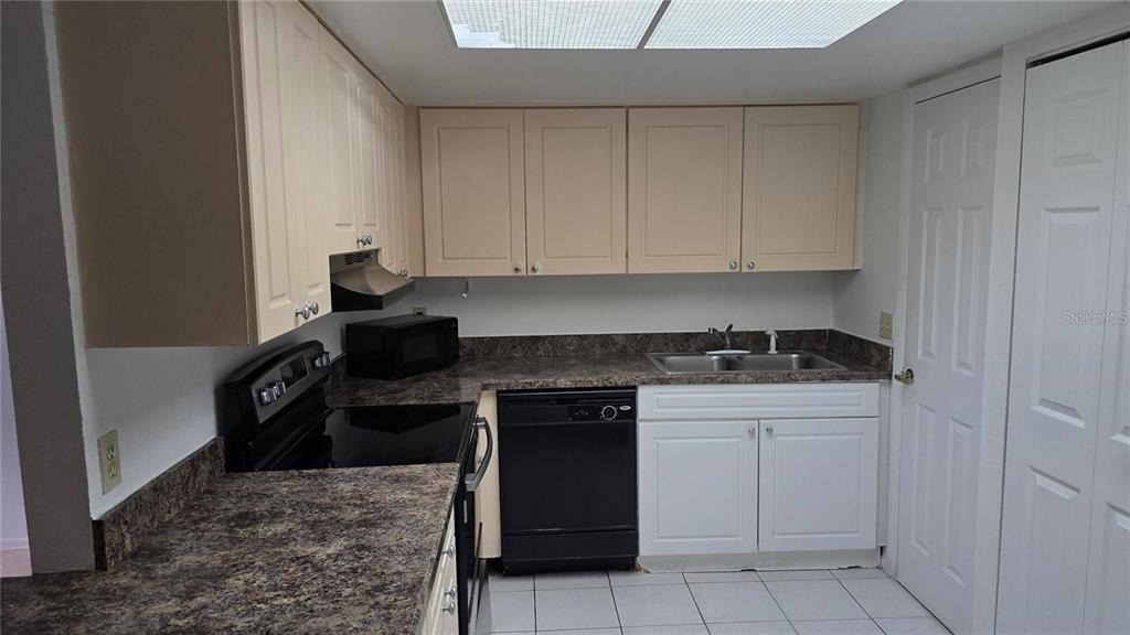 9903 Turf Way - Photo 3