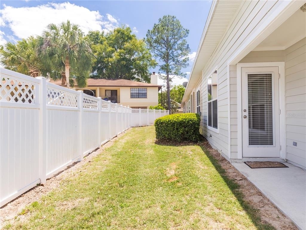 10727 Nw 65th Way - Photo 13