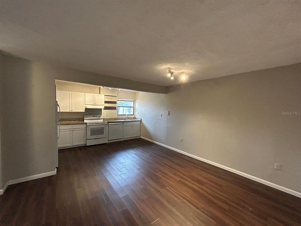 2811 Sw Archer Road - Photo 2
