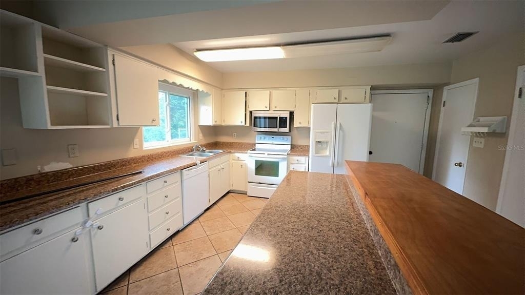 3330 Nw 27th Avenue - Photo 2