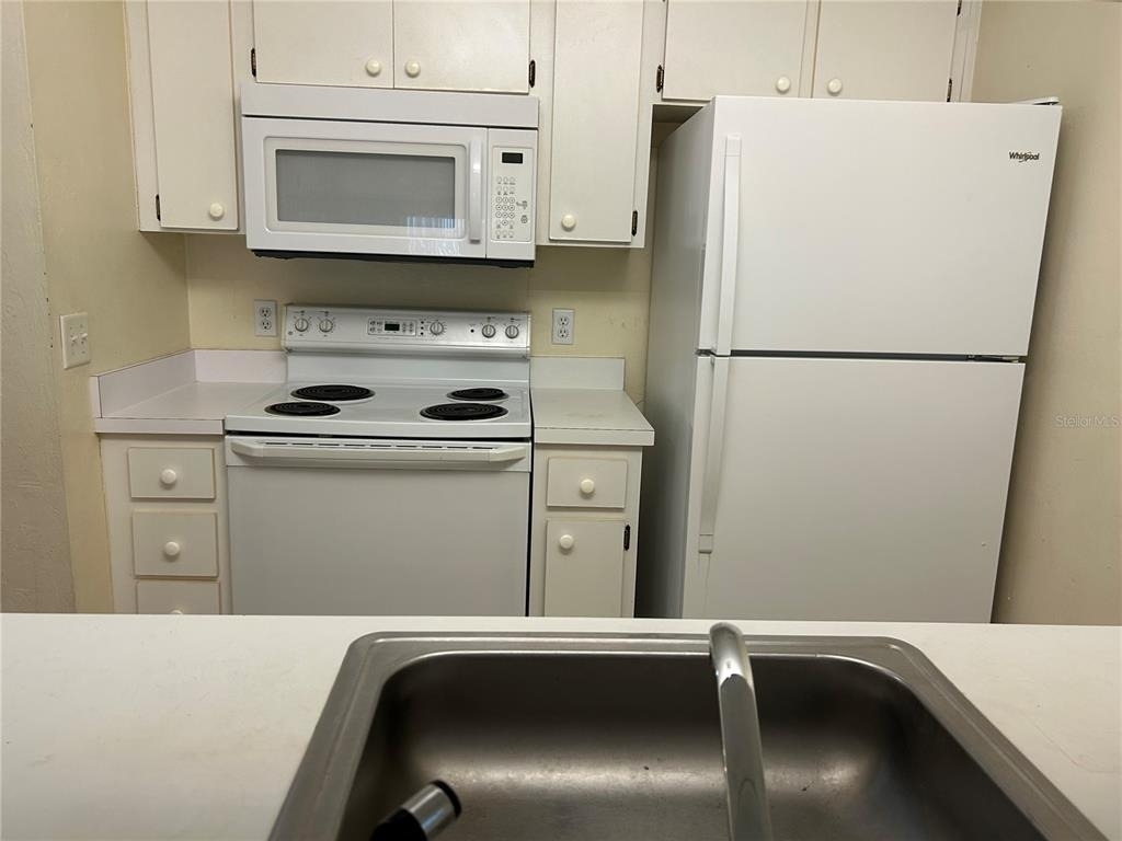 3800 Sw 20th Avenue - Photo 2