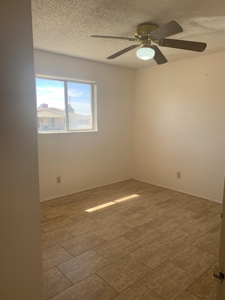 703 Hilton Avenue - Photo 7