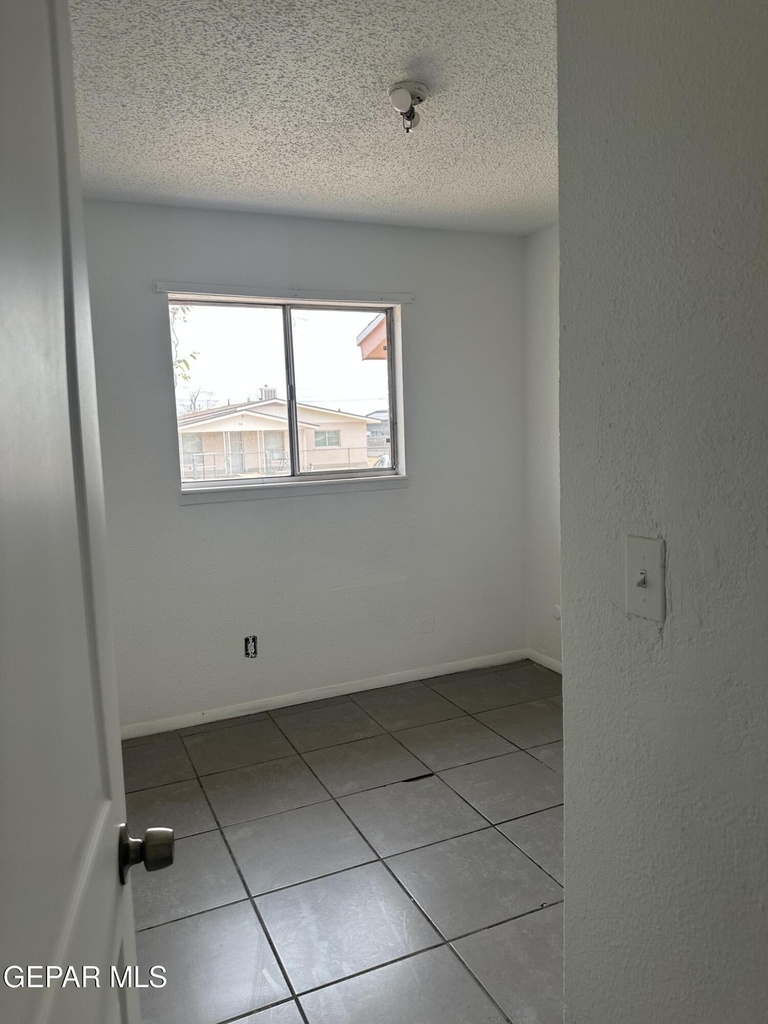 7828 West Drive - Photo 4
