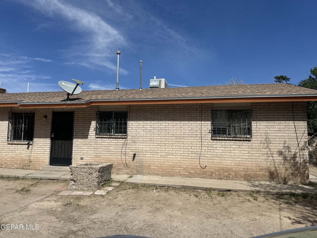 7828 West Drive - Photo 0