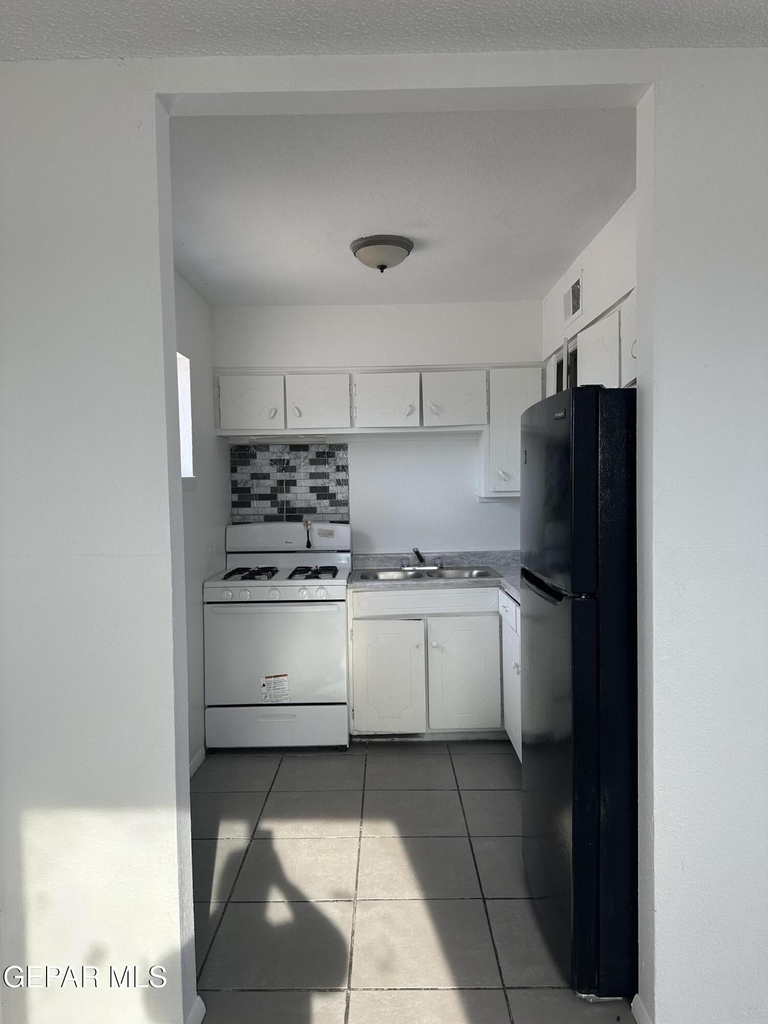7828 West Drive - Photo 2