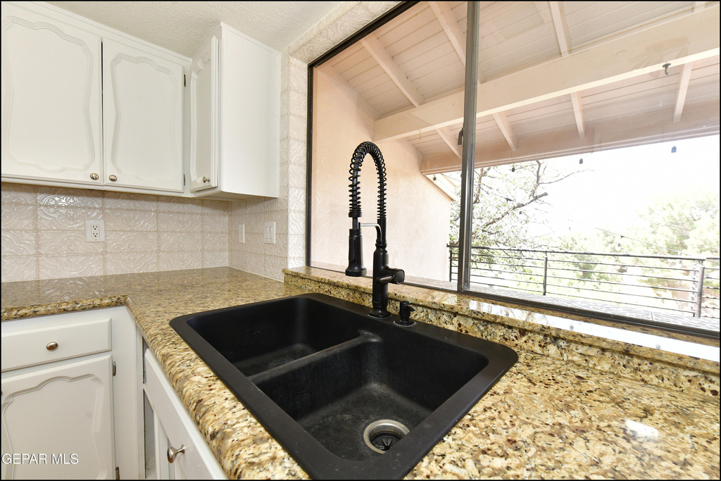 5852 Mira Serena Drive - Photo 17