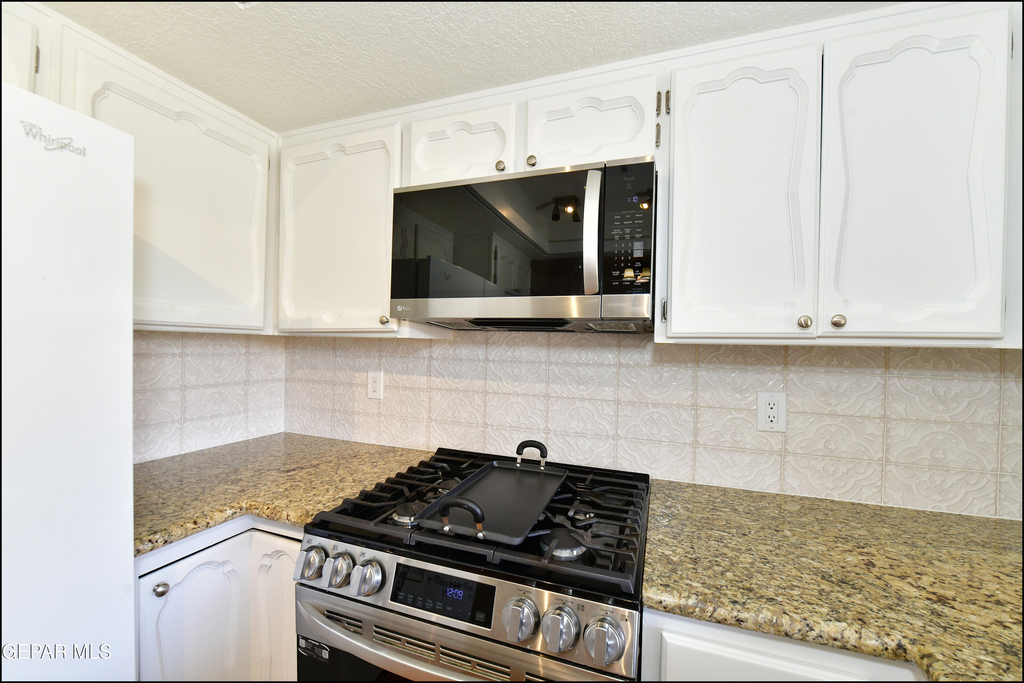 5852 Mira Serena Drive - Photo 15