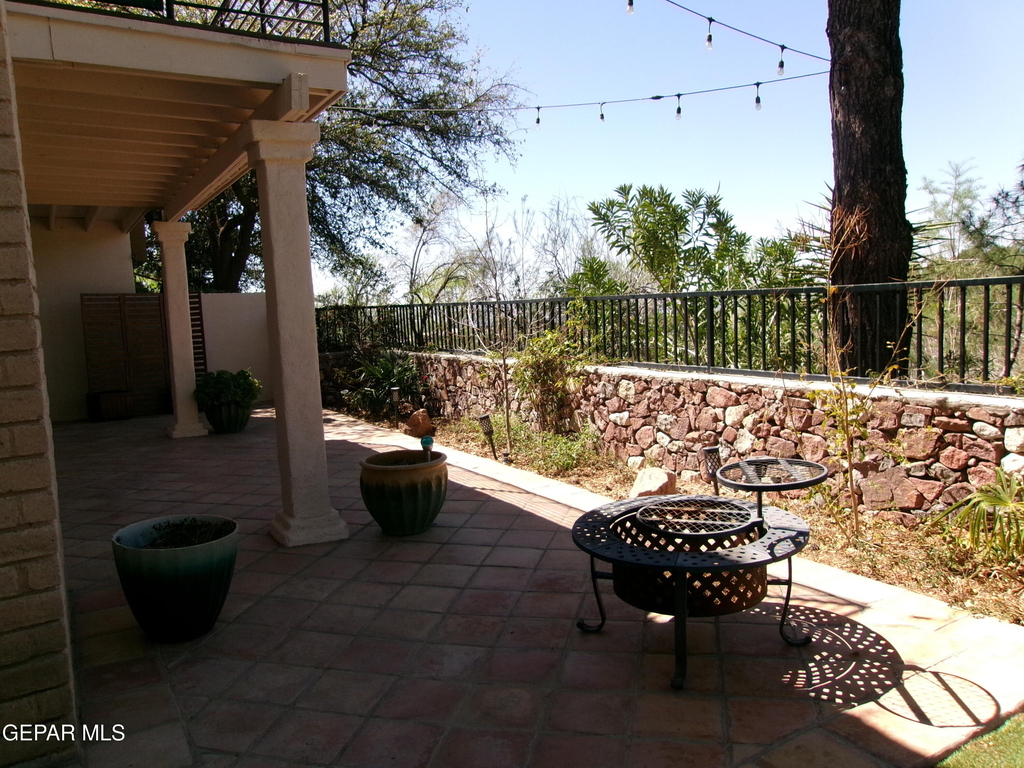 5852 Mira Serena Drive - Photo 4