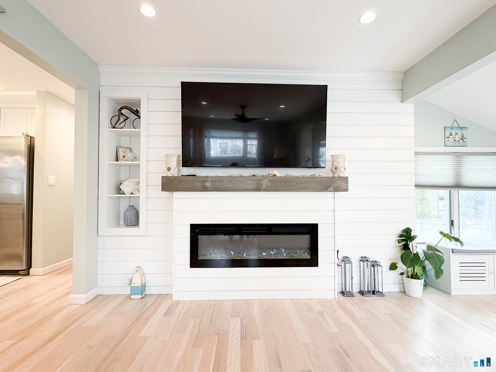 945 Broadway - Photo 3