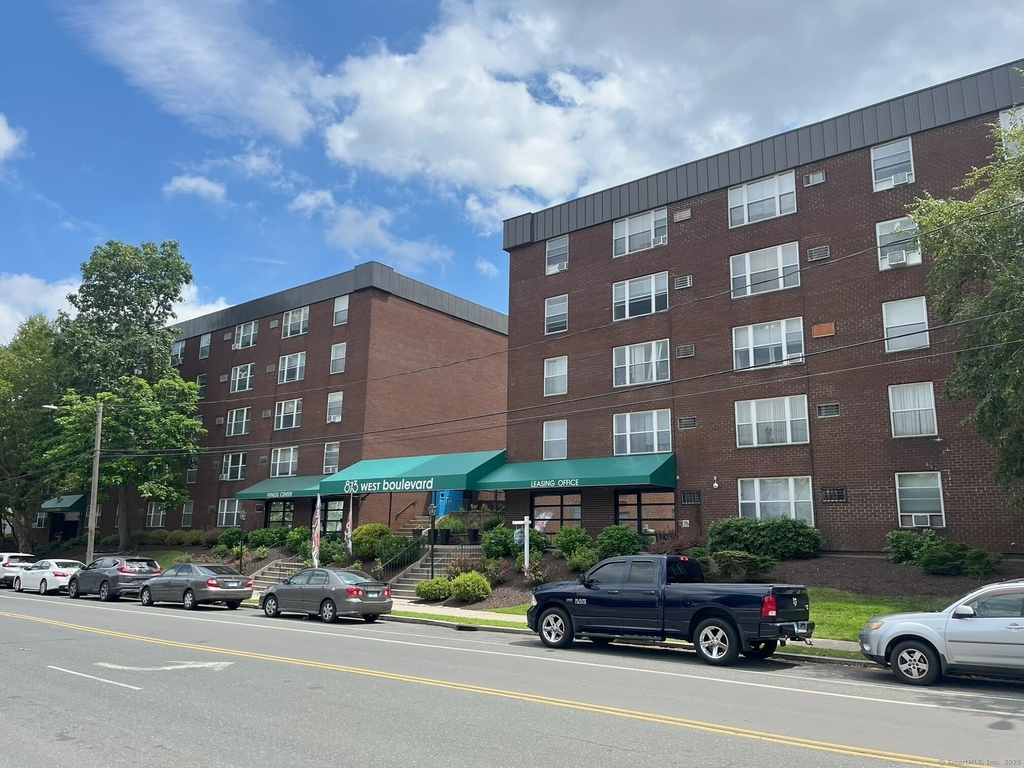 891 West Boulevard - Photo 3