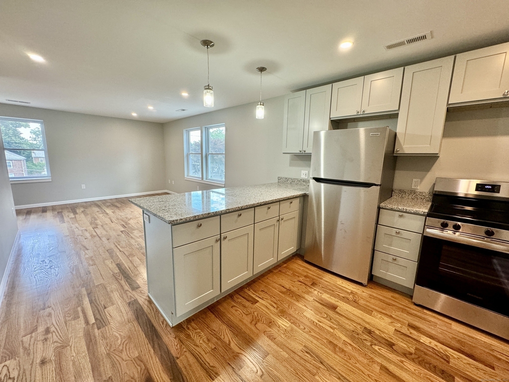 109 Churchill Street - Photo 6