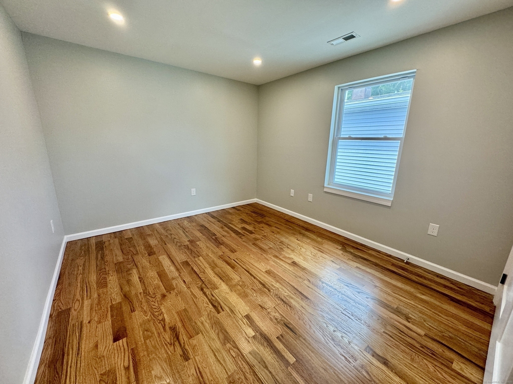 109 Churchill Street - Photo 7